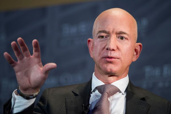 National Enquirer reportedly paid $200,000 for Jeff Bezos nude and texts lailasnews