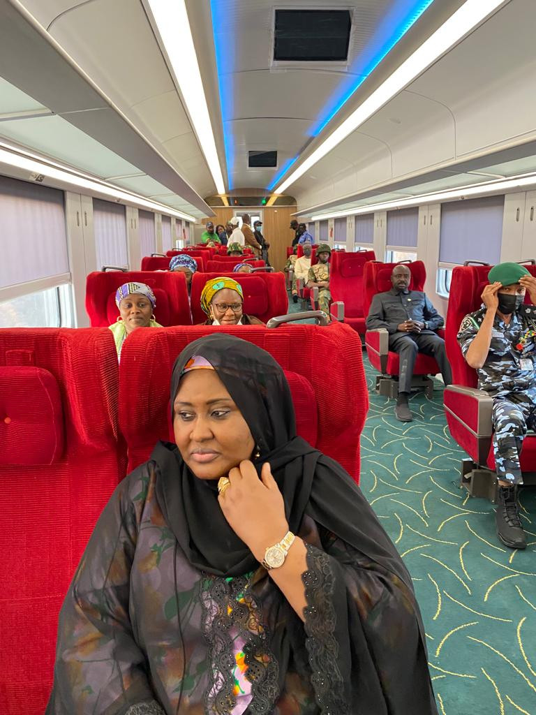  Aisha Buhari rides