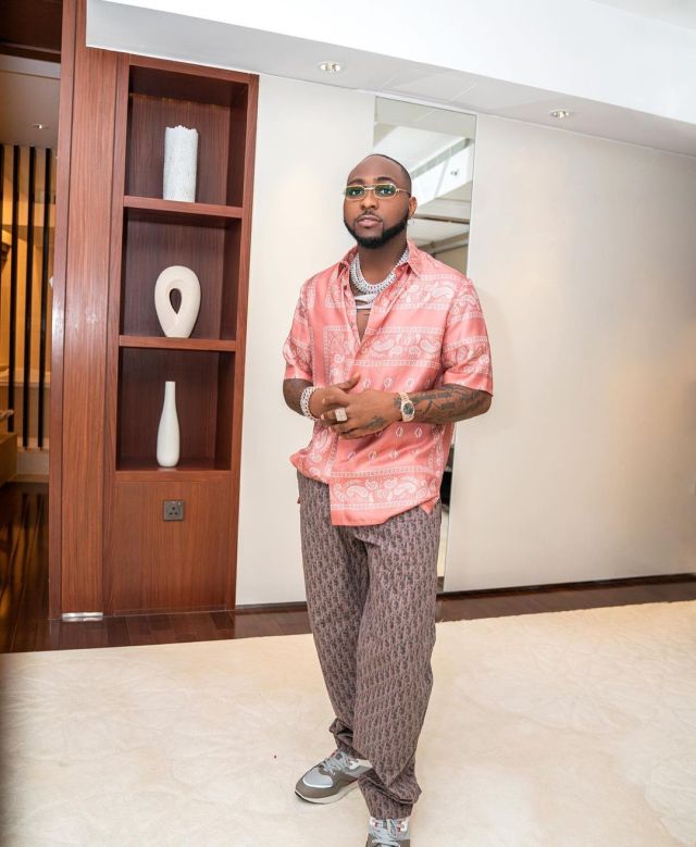 Davido raises