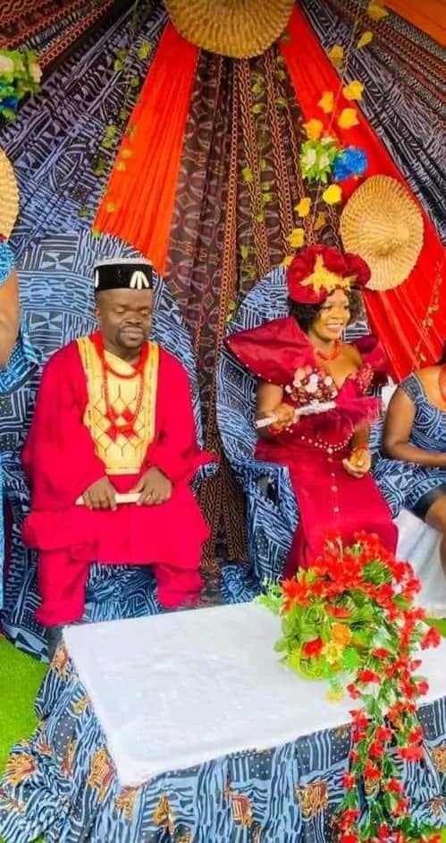  Cameroonian teacher marries 