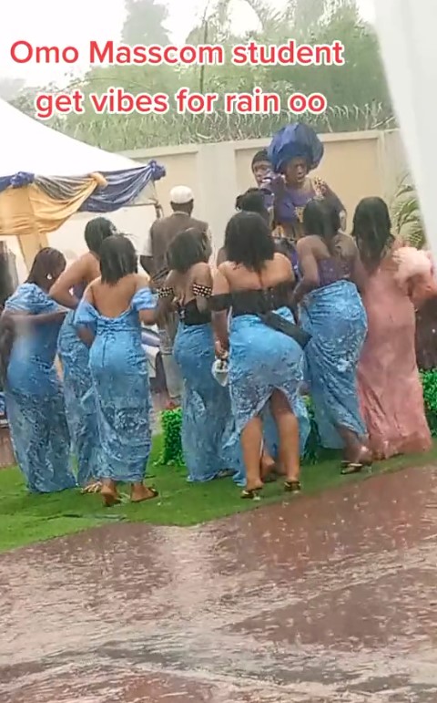  Aso-ebi ladies defy 