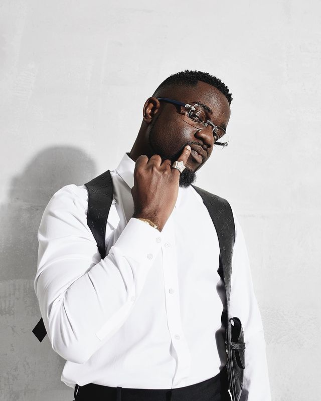  Sarkodie finally breaks