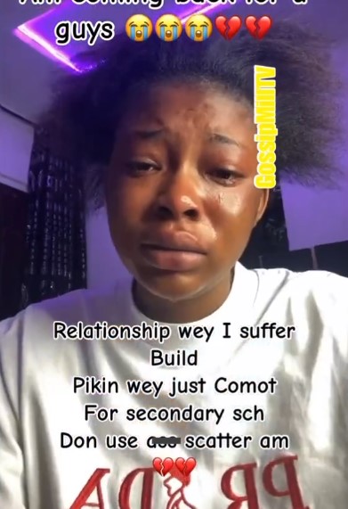  Nigerian lady weeps 